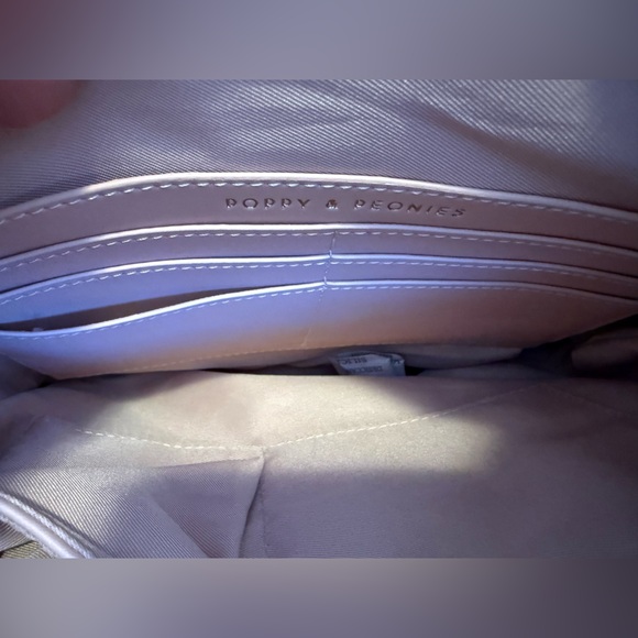 Poppy & Peonies Everyday Cross body bag with gold hardware in Camel- EUC - Picture 6 of 9